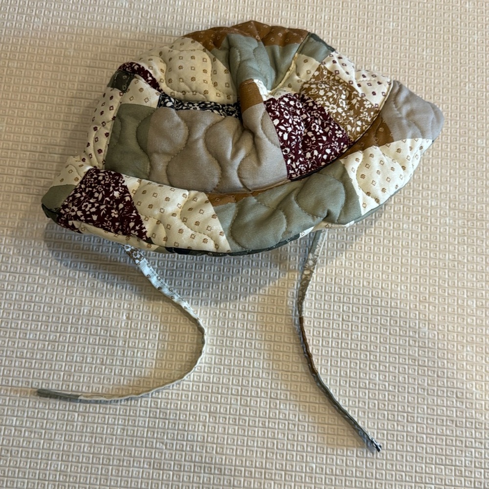 H&M Quilted Winter Bucket Hat (3/4T)